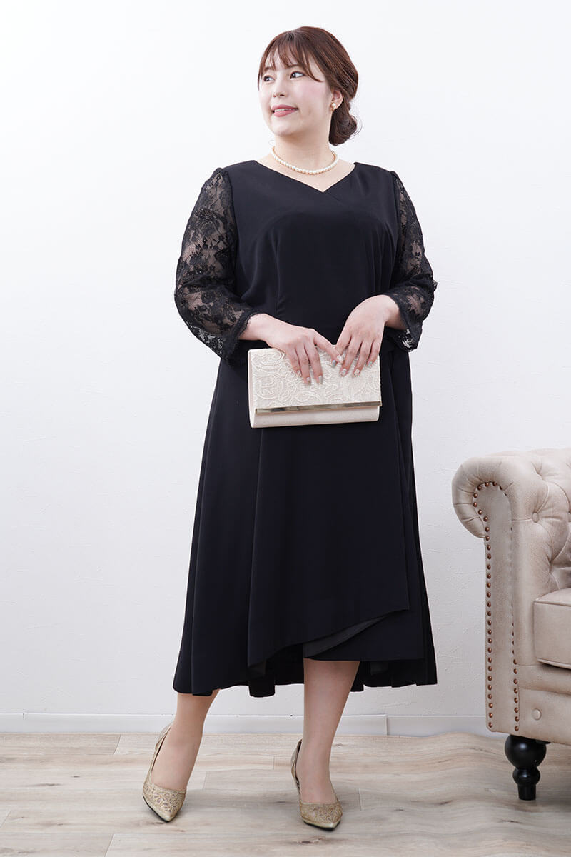 ブラックのレーススリーブエレガントドレス