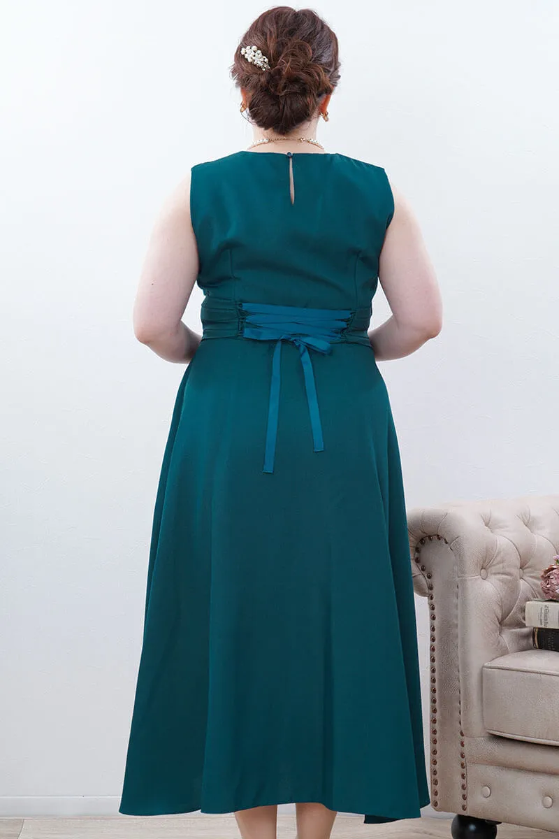 グリーンのウエストモチーフフレアドレス