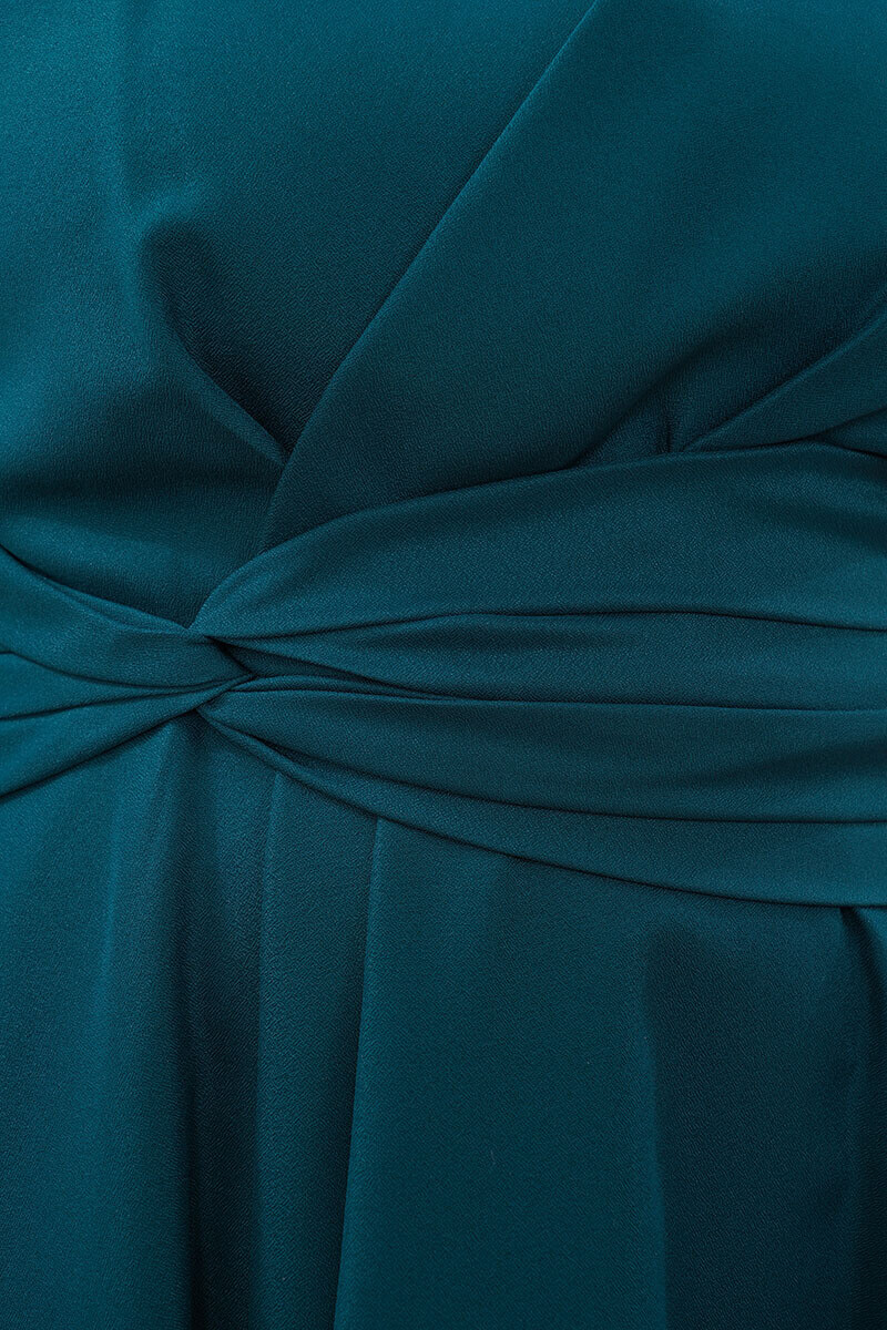 グリーンのウエストモチーフフレアドレス