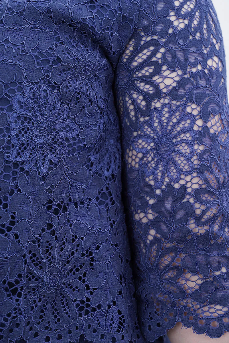 ブルーのフラワーレースプリーツドレス