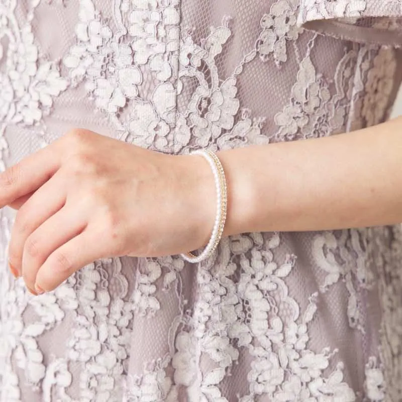 パールとストーンのラインバングル