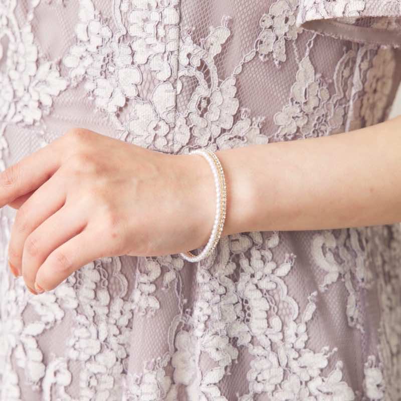 パールとストーンのラインバングル