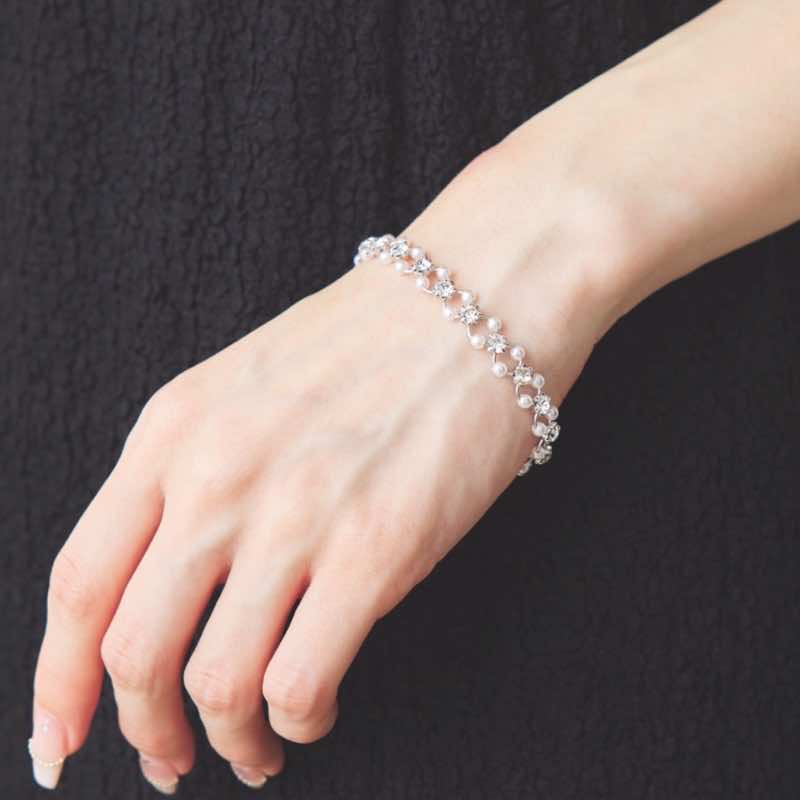 パールとストーンのチェーンブレスレット(シルバー)