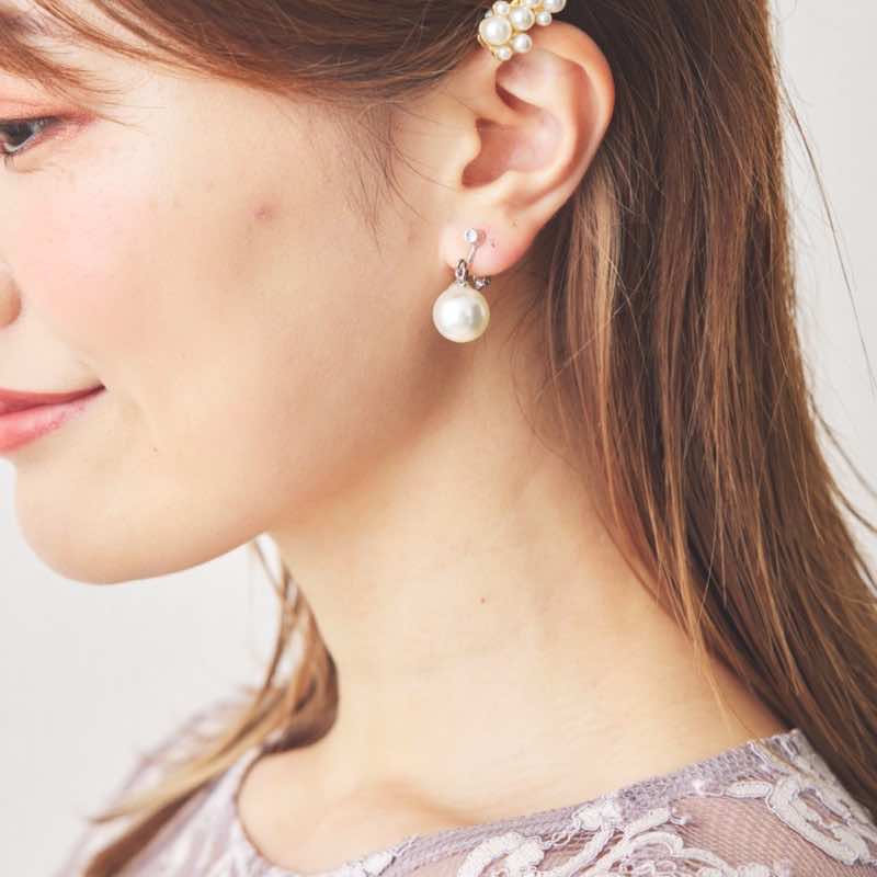 パールのスイングイヤリング