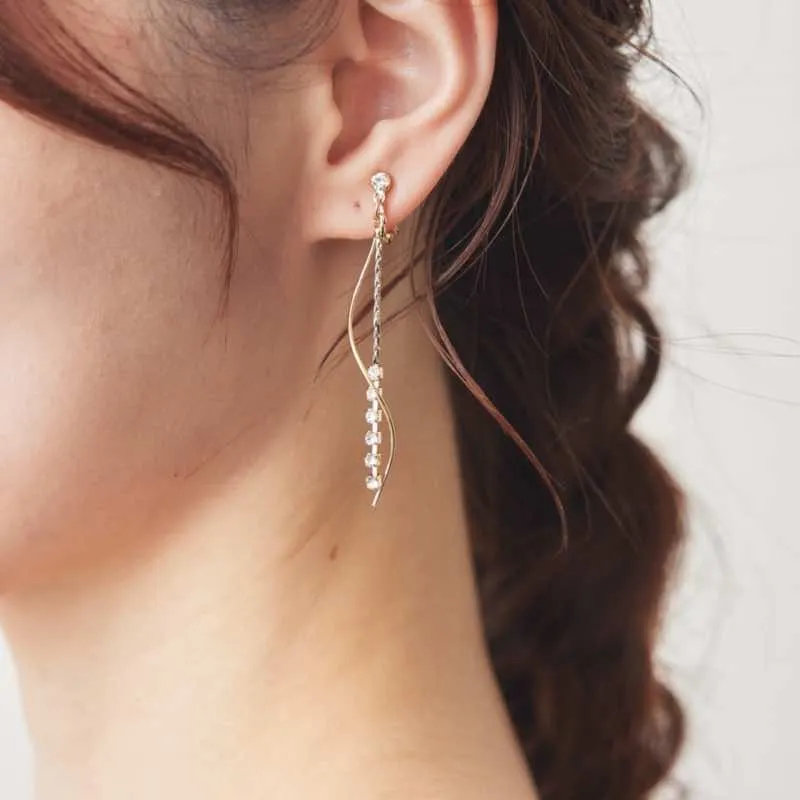 ゴールド×ストーンのロングイヤリング