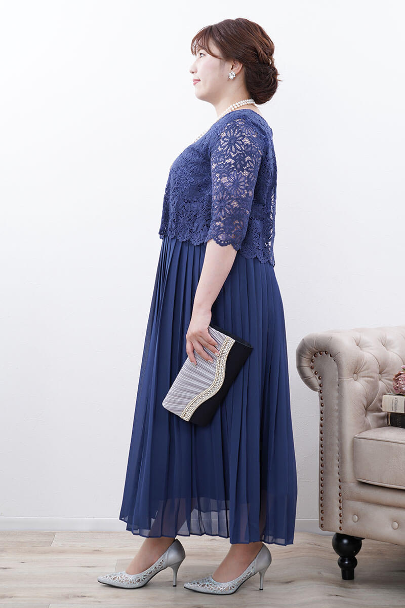 ブルーのフラワーレースプリーツドレス