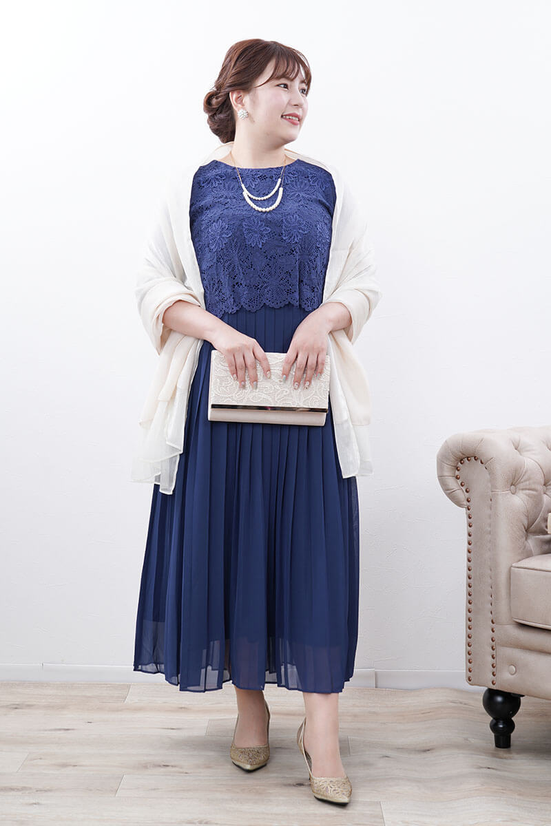 ブルーのフラワーレースプリーツドレス