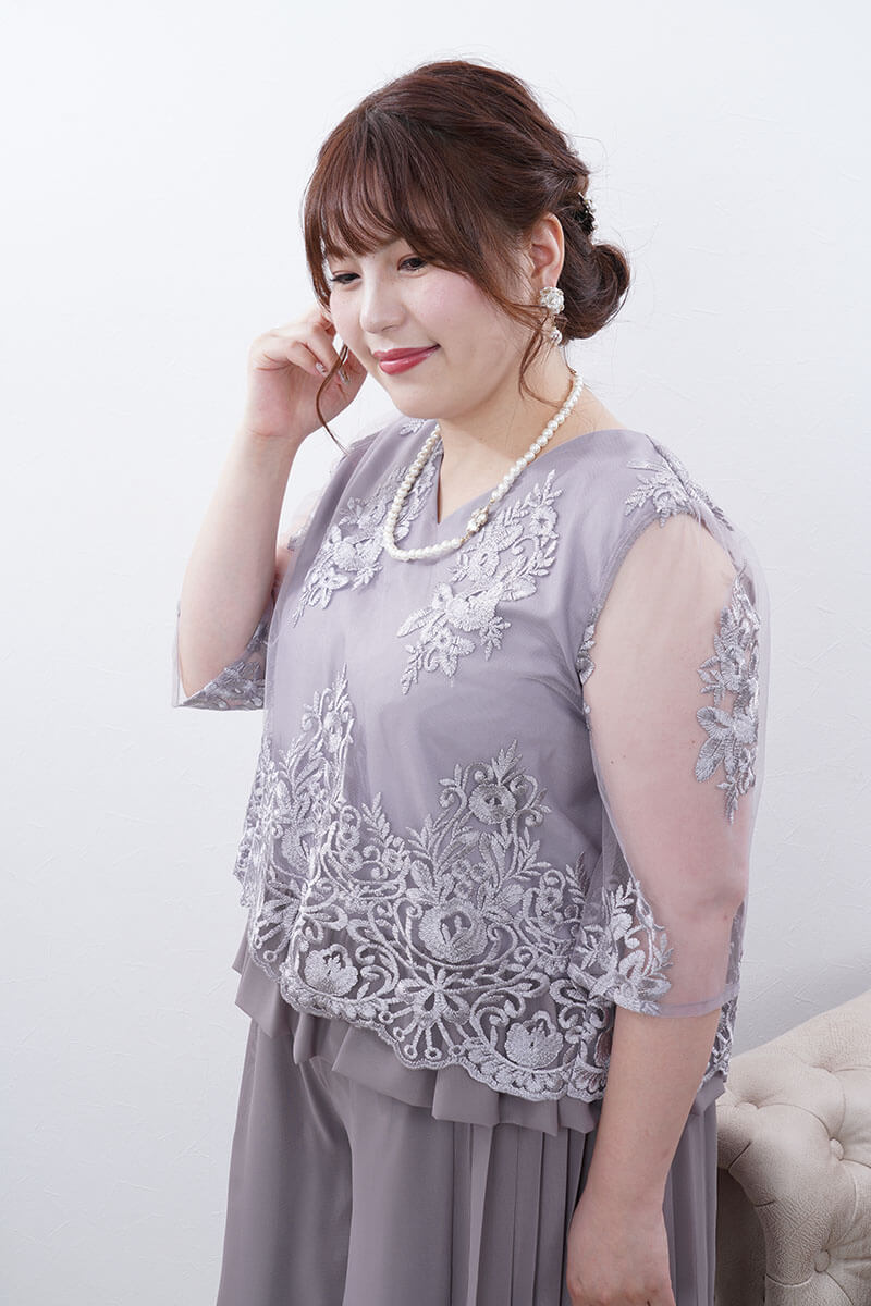 グレージュのチュールブラウスワイドパンツドレス