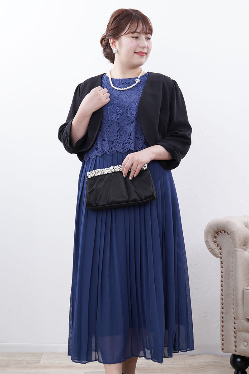 ブルーのフラワーレースプリーツドレス