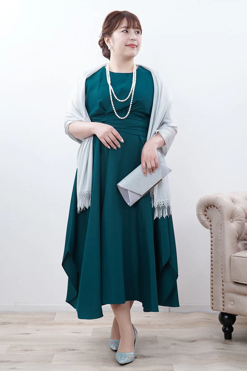 グリーンのウエストモチーフフレアドレス