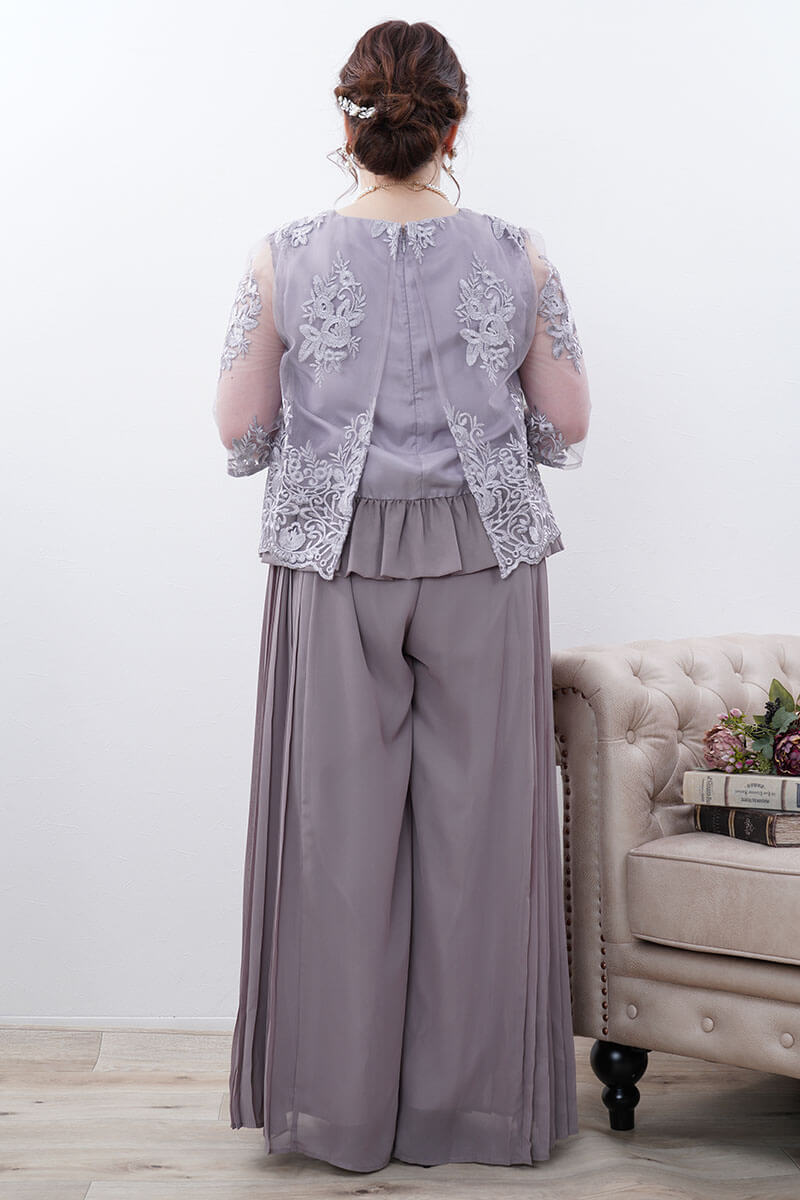 グレージュのチュールブラウスワイドパンツドレス