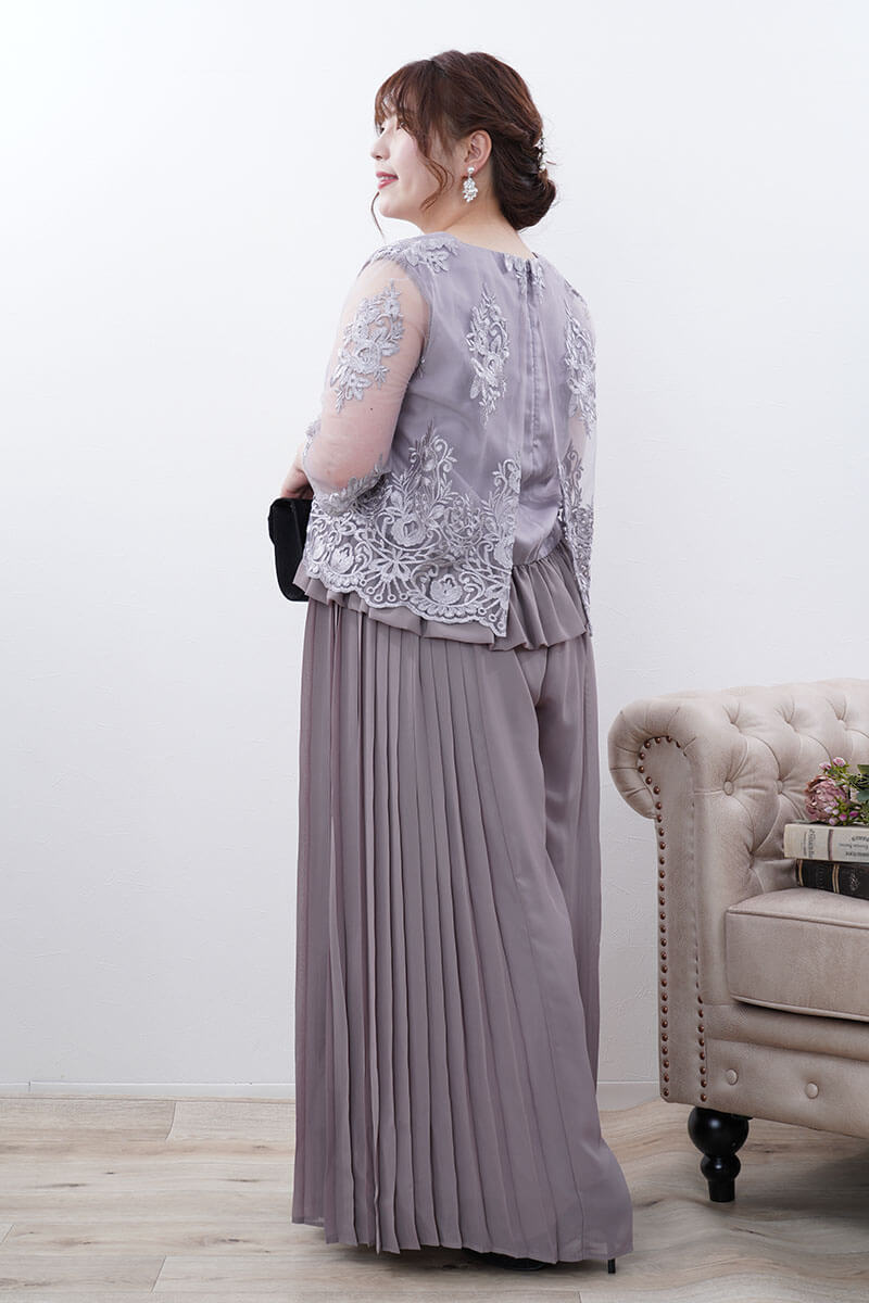 グレージュのチュールブラウスワイドパンツドレス