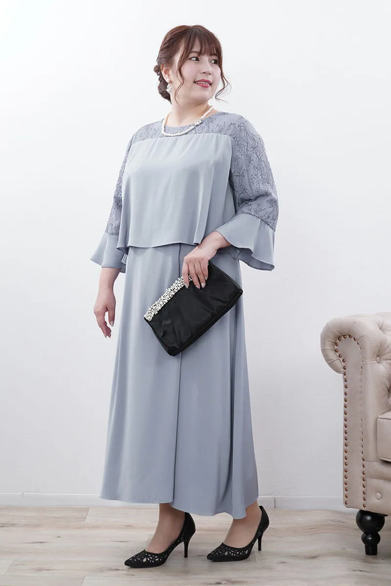 ブルーのフレアレイヤードドレス