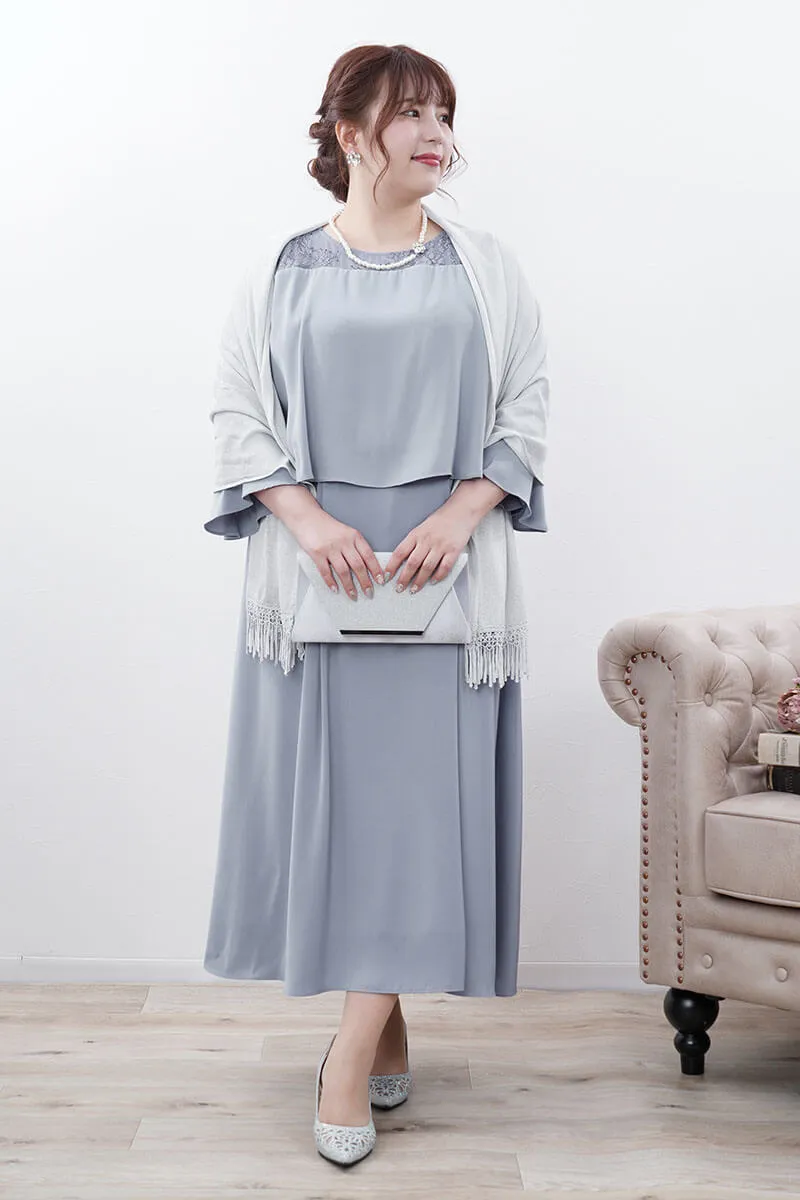 ブルーのフレアレイヤードドレス