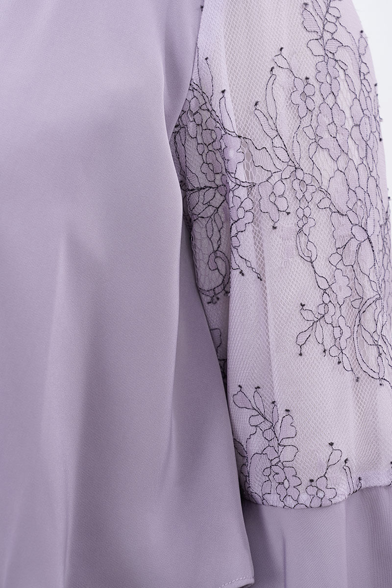 ラベンダーのフレアレイヤードドレス