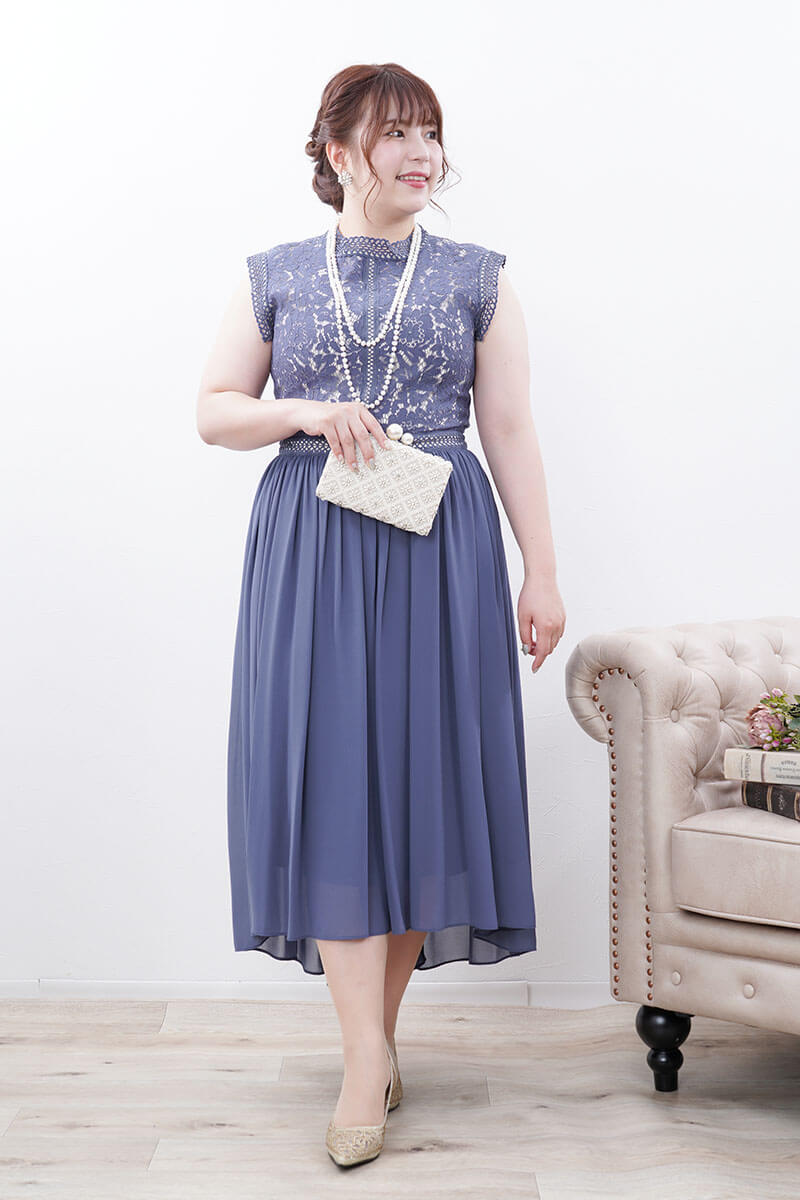 ブルーのヴィンテージライクレースドレス
