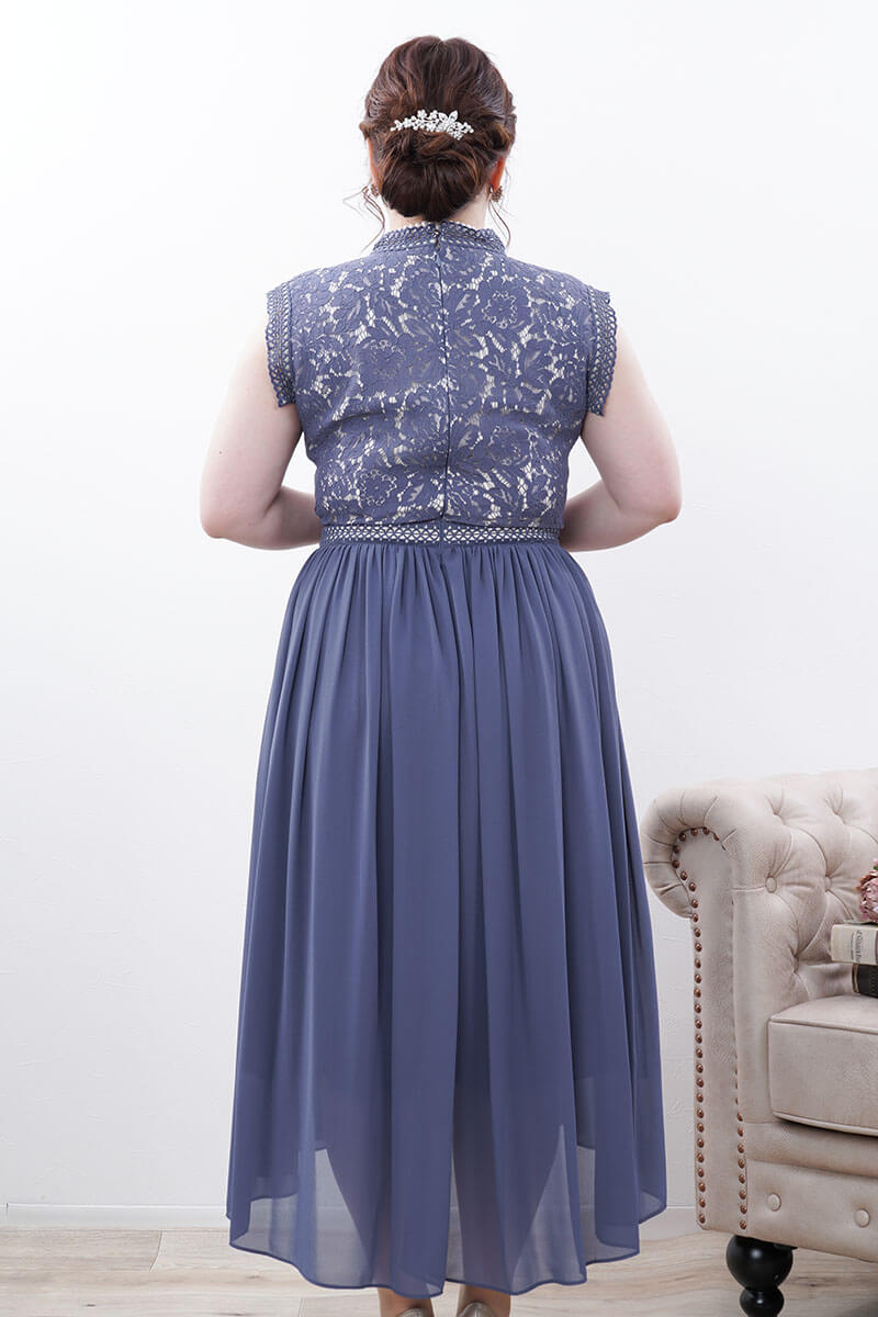 ブルーのヴィンテージライクレースドレス
