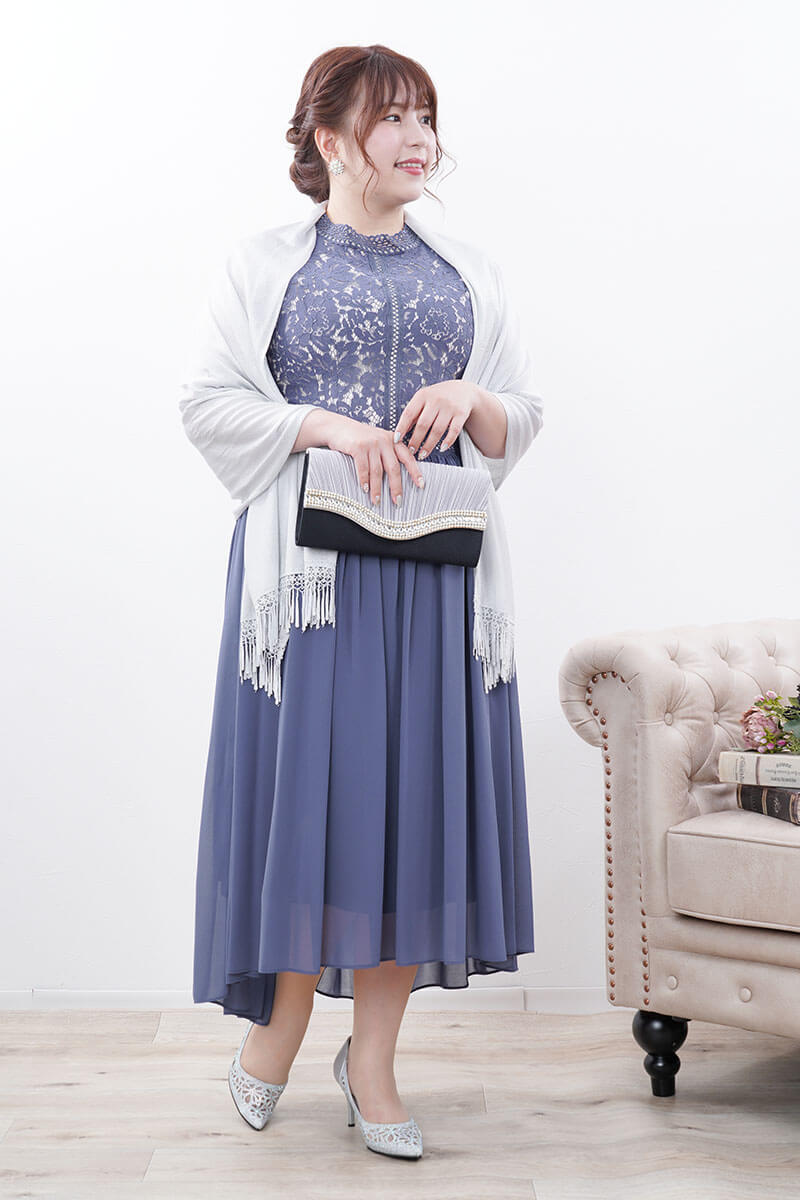 ブルーのヴィンテージライクレースドレス