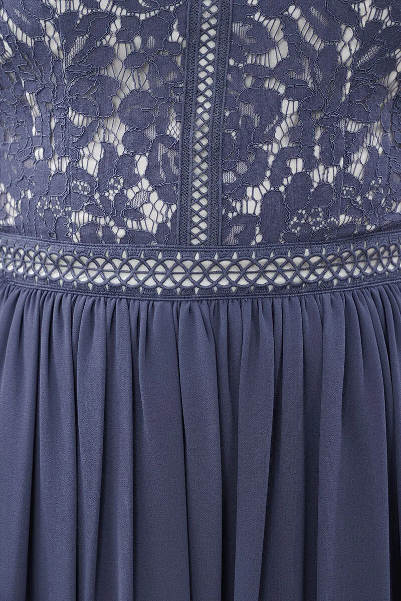 ブルーのヴィンテージライクレースドレス