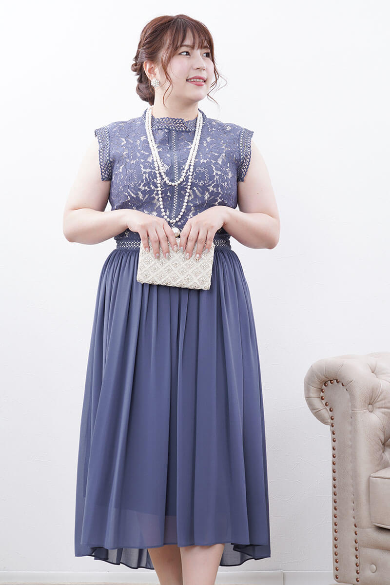 ブルーのヴィンテージライクレースドレス