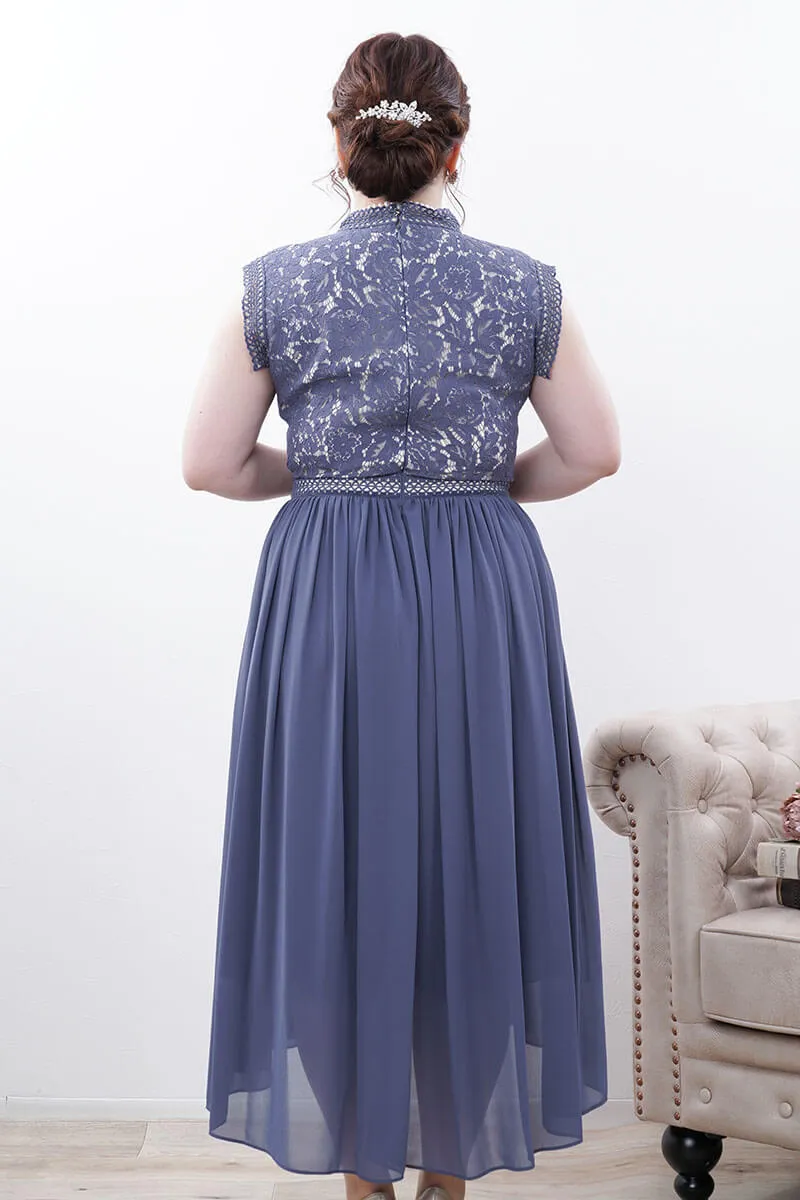 ブルーのヴィンテージライクレースドレス