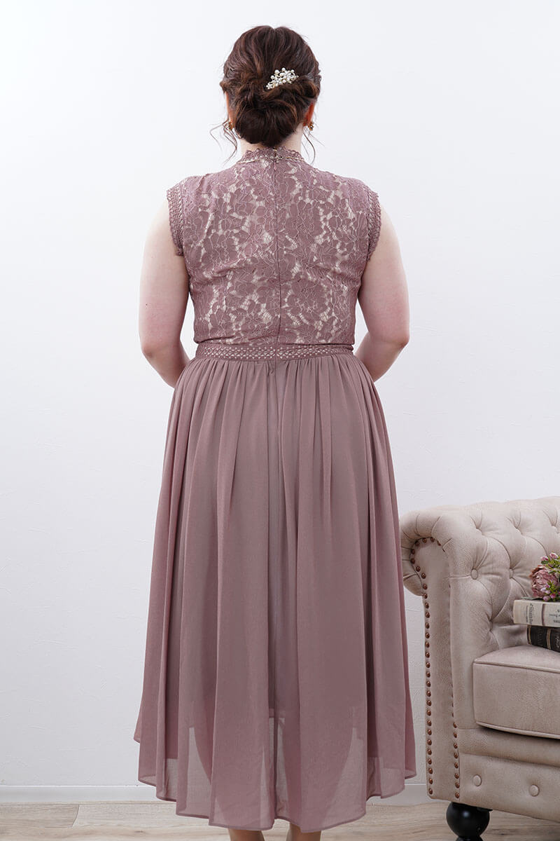 スモーキーピンクのヴィンテージライクレースドレス