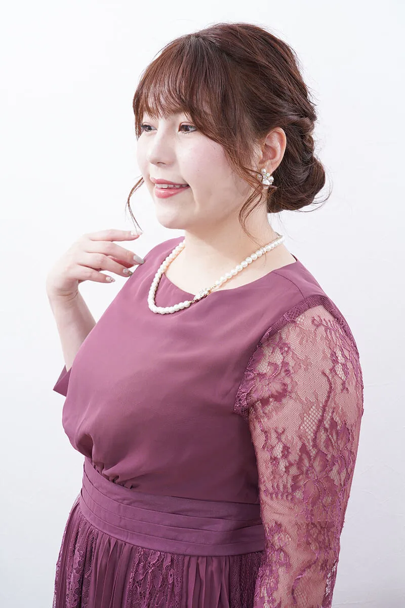 ダークパープルのレースプリーツ切替ドレス