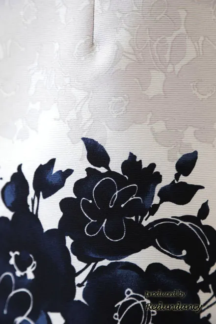 ネイビー×シルバーの花柄エレガントドレス