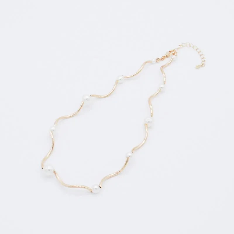 パール×メタルのウェーブネックレス(ゴールド)
