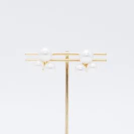 トリプルパールイヤリング