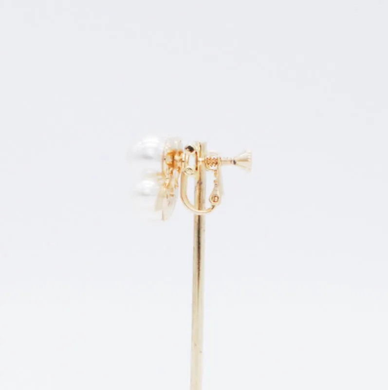 トリプルパールイヤリング