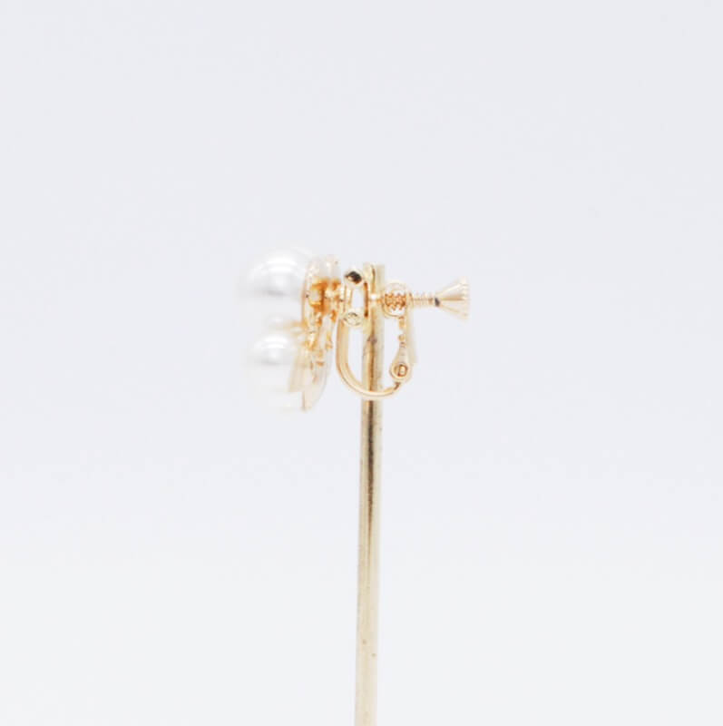 トリプルパールイヤリング