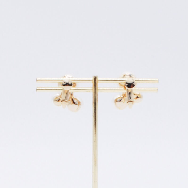 トリプルパールイヤリング