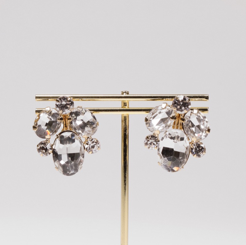 ビジュー付きイヤリング(ゴールド)