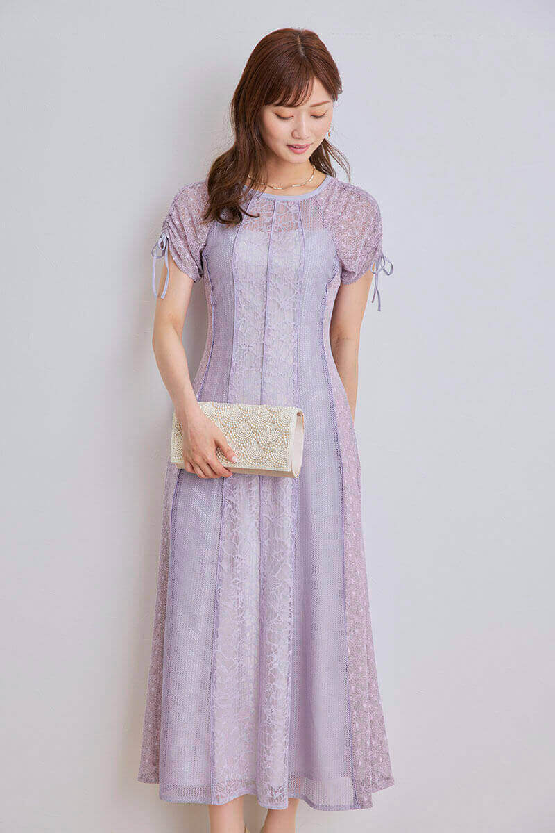 ホワイトパールのクラッチバッグ