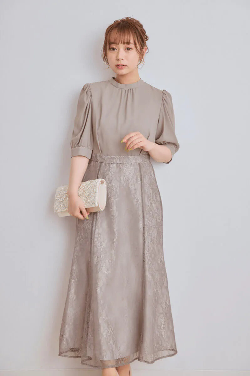 ホワイトパールのクラッチバッグ