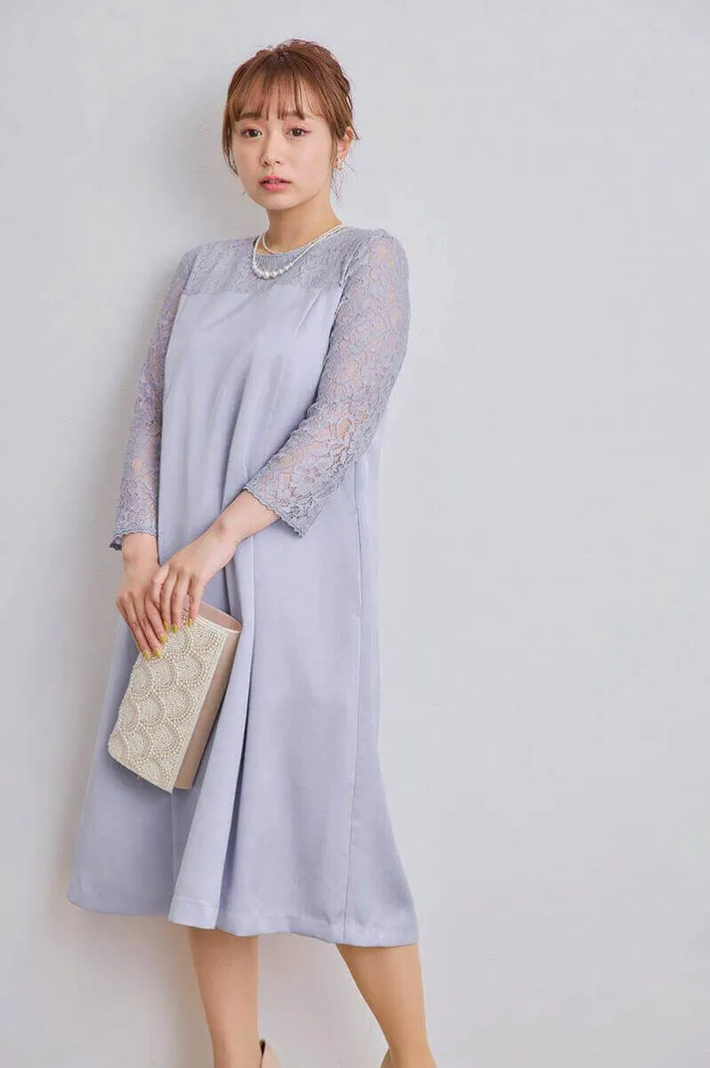 ホワイトパールのクラッチバッグ