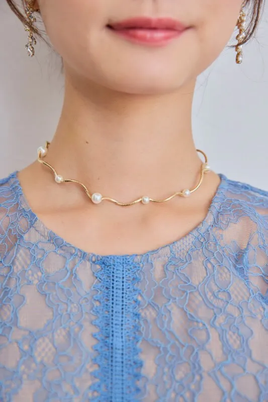 パール×メタルのウェーブネックレス(ゴールド)