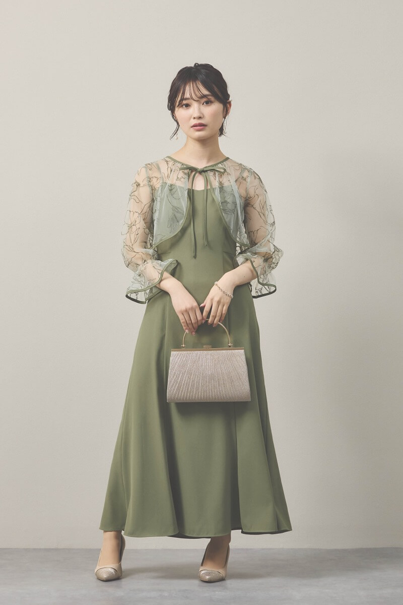 カーキの刺繍ボレロ付きキャミソールドレス