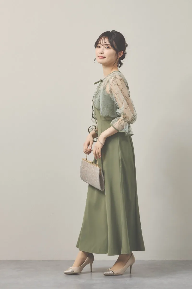 カーキの刺繍ボレロ付きキャミソールドレス