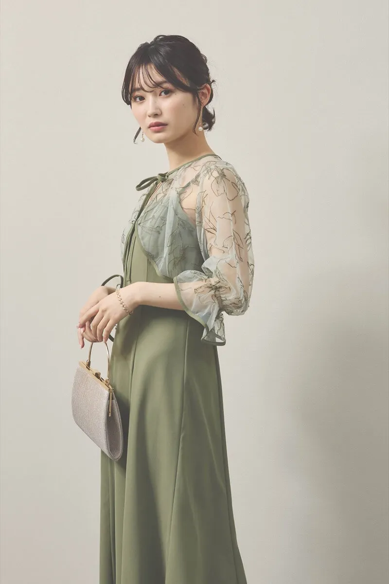 カーキの刺繍ボレロ付きキャミソールドレス
