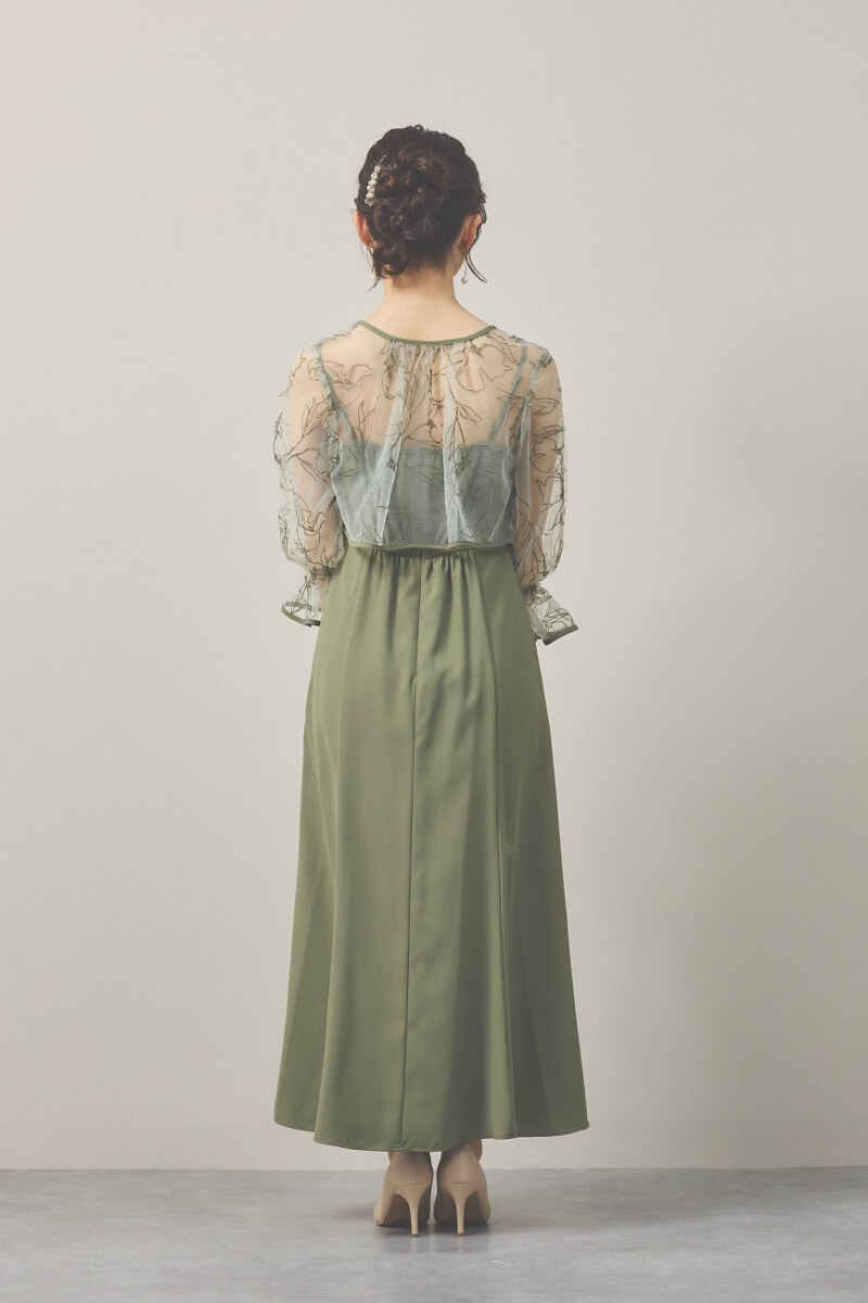 カーキの刺繍ボレロ付きキャミソールドレス