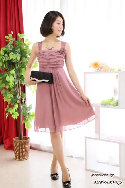 ピンクのティアードフリルドレスコーディネートセット