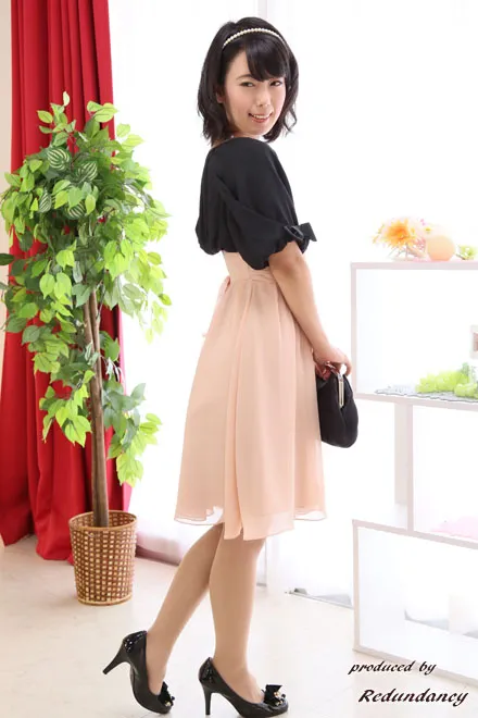 ピンクのウエストタック入りドレスコーディネートセット