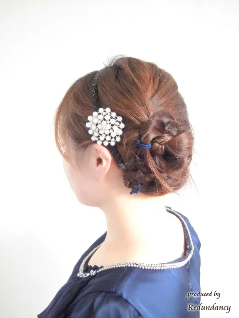 ホワイトパールの結晶ブローチ