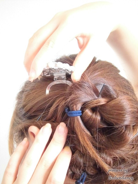 ホワイトパールの結晶ブローチ