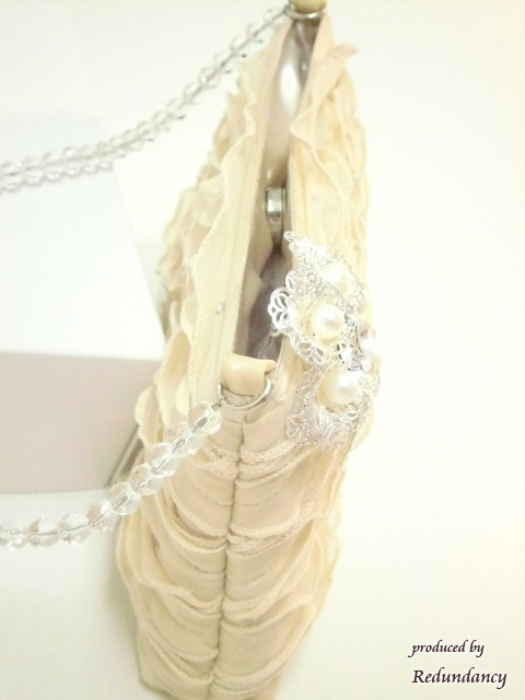 シルバーとホワイトパールの花ブローチ