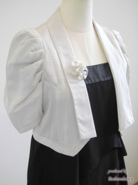 シルバーとホワイトパールの花ブローチ