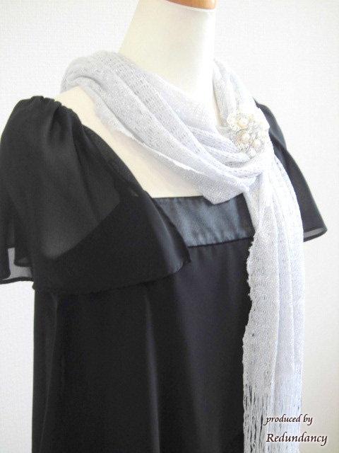 シルバーとホワイトパールの花ブローチ