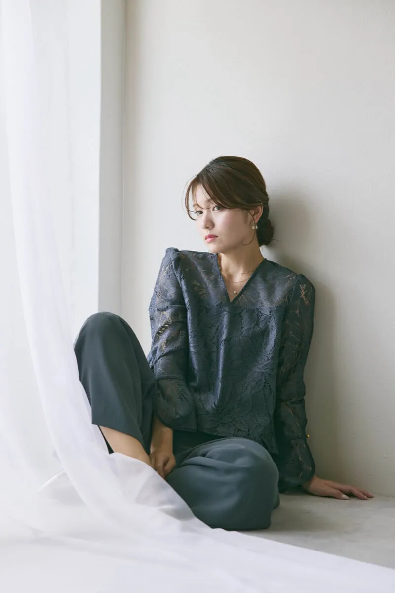 ダークグリーンのワイドパンツセットアップ